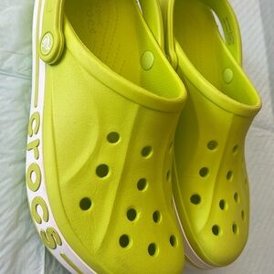 Crocs green lime